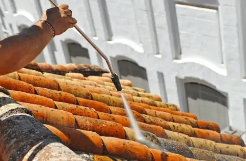 Nettoyage de toitures - Saint-Chinian